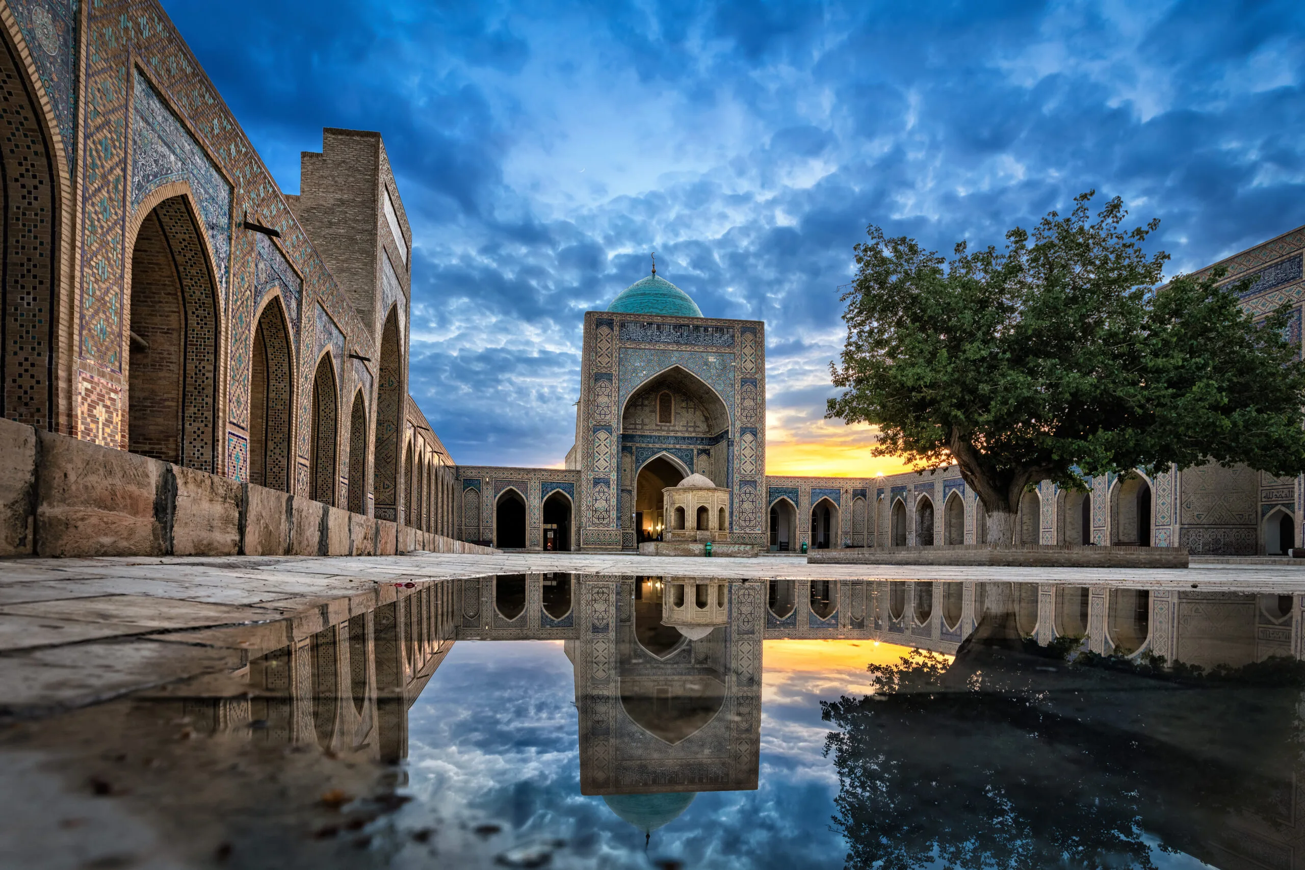 kalyan-mosque-in-bukhara-uzbekistan-2024-10-11-14-53-42-utc (1)